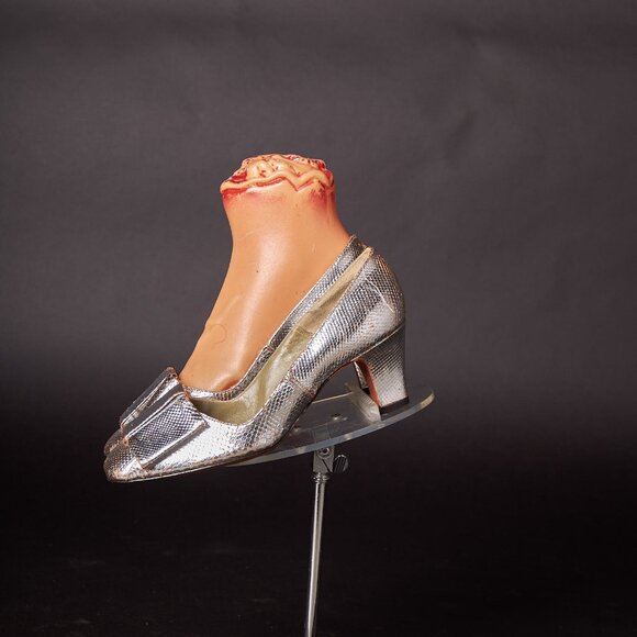 1960s Sliver Faux Skin Mod Pumps Heels Shoes - Picture 5 of 16